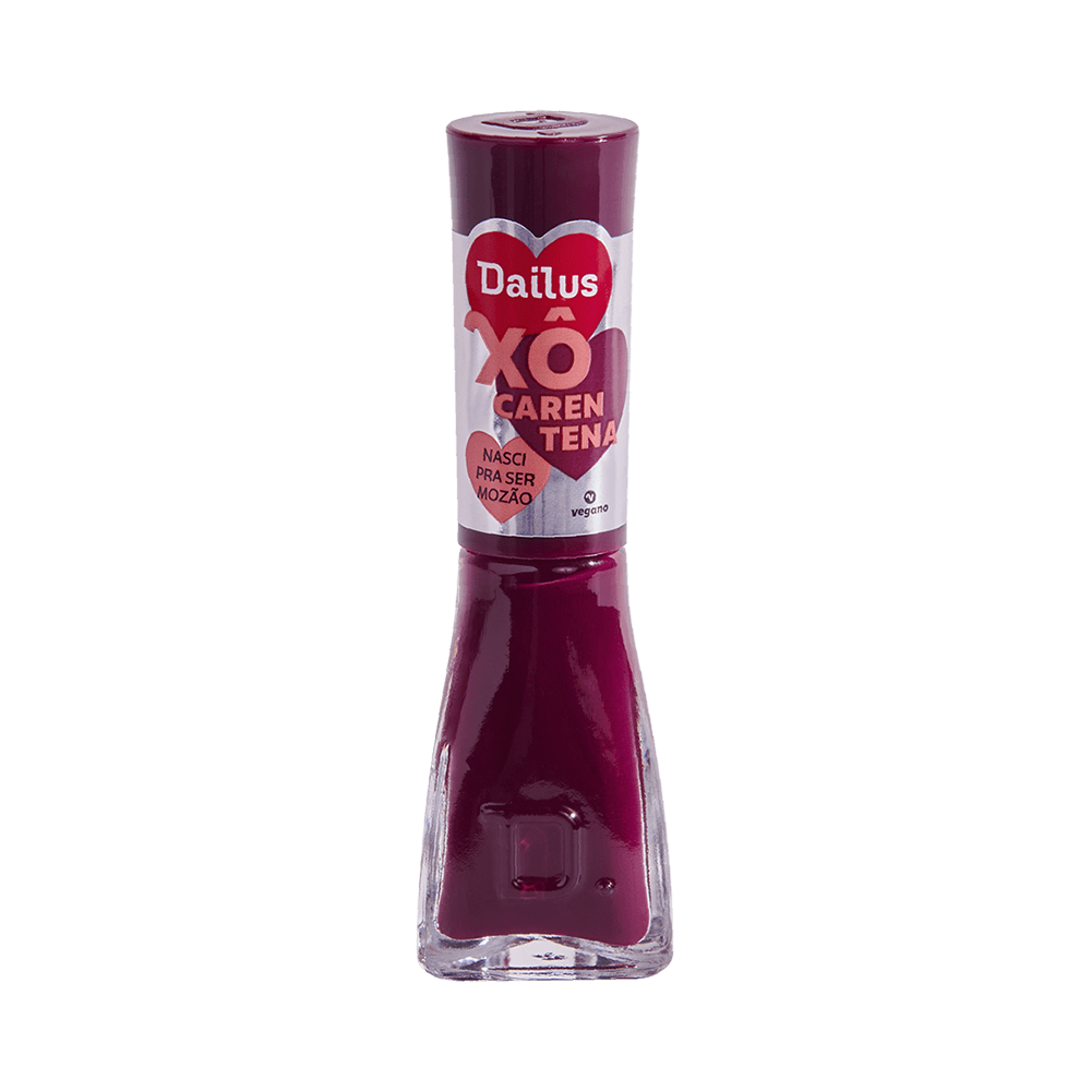 Frasco de esmalte Dailus Xô Carentena Nasci pra Ser Mozão roxo escuro com rótulo e selo vegano