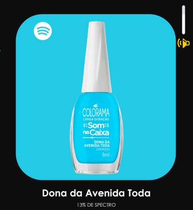 Esmalte Colorama Dona da Avenida Toda em fundo azul neon destacando a cor