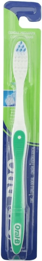 Escova Dental Oral-B Pro verde e branca com cabo antiderrapante e cerdas médias