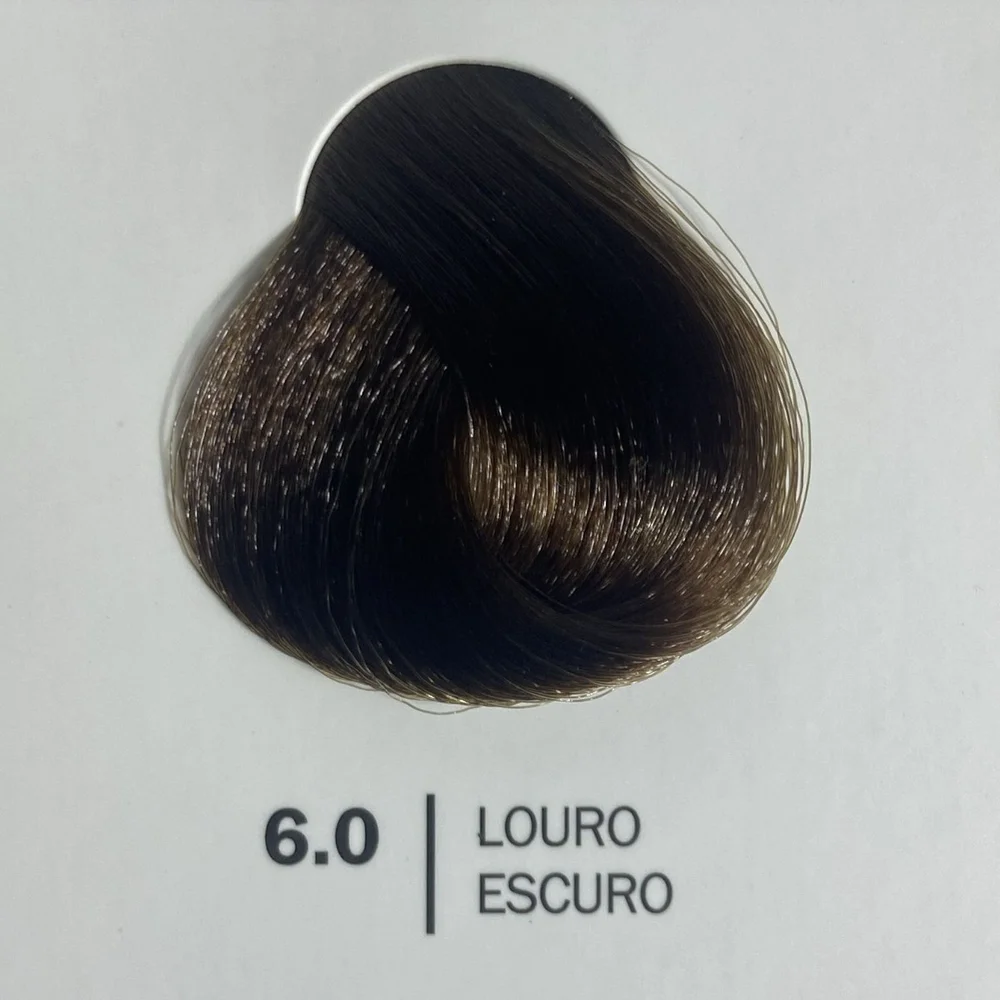 Amostra de cor 6.0 Louro Escuro - Coloração Truss
