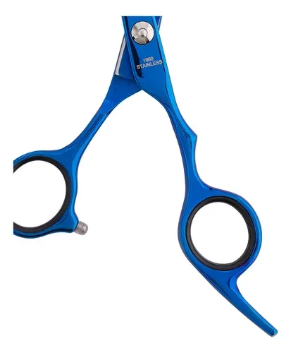 Close-up Tesoura Vertix Navalha Blue Titanium 5.5 mostrando parafuso e acabamento