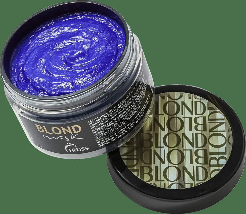Close da textura cremosa roxa da Máscara Truss Blond Mask 180g