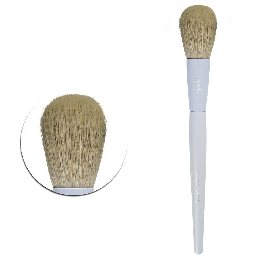 Close das cerdas do pincel Ruby Rose MF03 mostrando textura macia