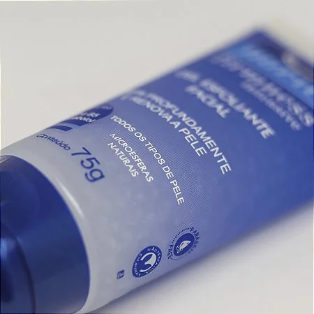 Close-up do tubo do Gel Esfoliante Facial Nupill 75g mostrando detalhes da embalagem
