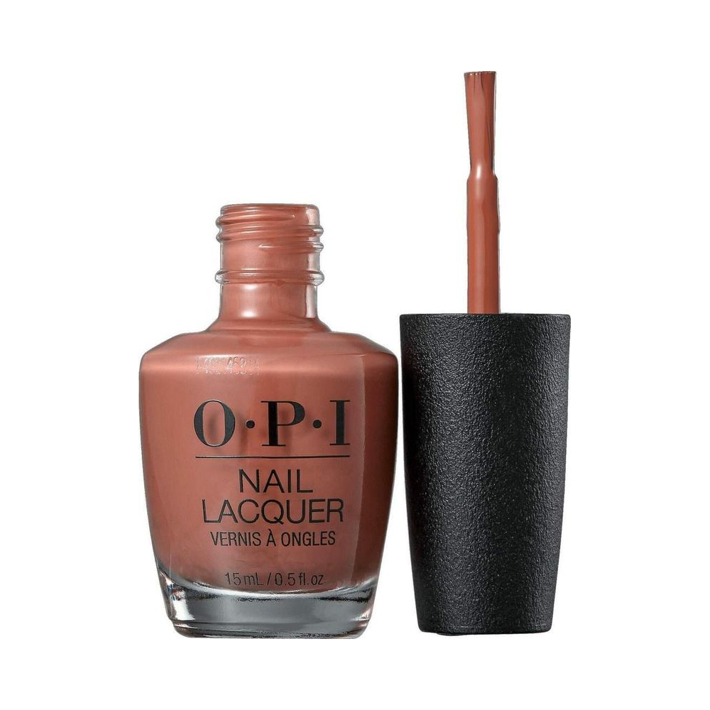 Frasco aberto de esmalte OPI Chocolate Moose com pincel mostrando a cor