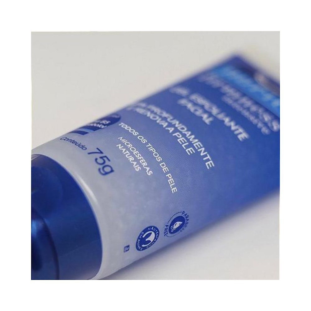 Close do rótulo do Gel Esfoliante Nupill com indicação de ativos