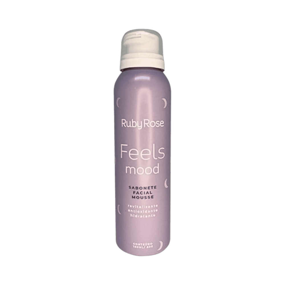 Frasco lilás do sabonete facial mousse Ruby Rose Feels Mood 150ml sobre fundo branco